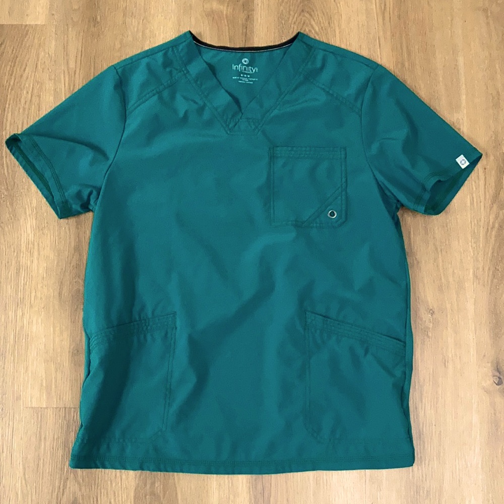 Cherokee Infinity scrub top